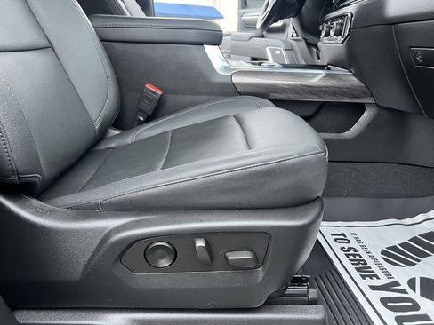 Used 2024 Chevrolet Silverado 2500 LTZ w/ LTZ Convenience Package image 45