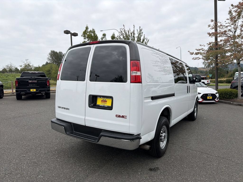 Certified 2018 GMC Savana 2500 w/ Driver Convenience Package RWD image 9
