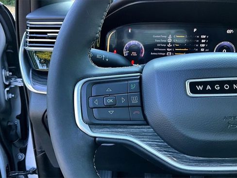 Used 2022 Jeep Wagoneer Series III image 10