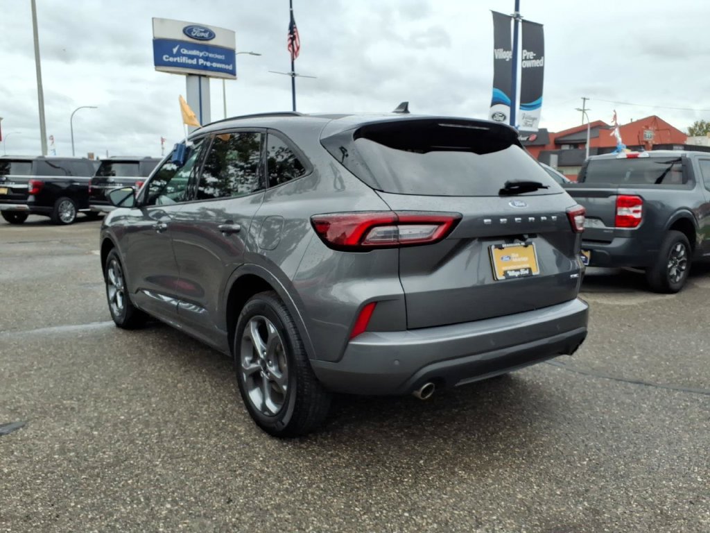 Certified 2024 Ford Escape ST-Line w/ Tech Pack #1 AWD/4WD image 9