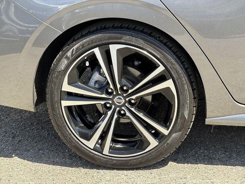 Used 2023 Nissan Sentra SR w/ Trunk Package FWD image 30