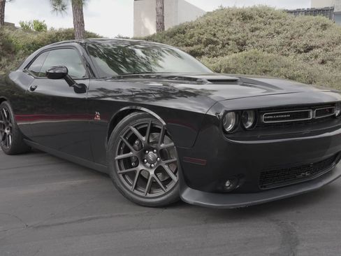 Used 2018 Dodge Challenger R/T Scat Pack w/ Leather Interior Group image 2