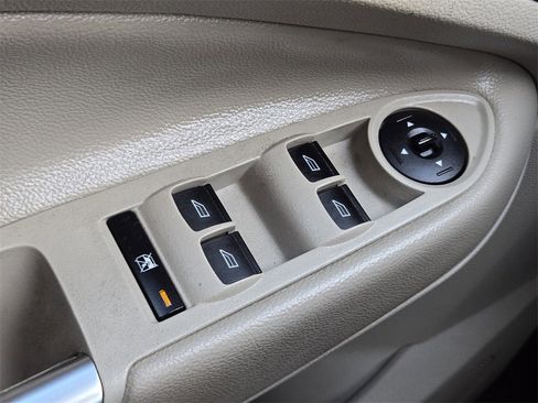 Used 2015 Ford Escape SE image 24