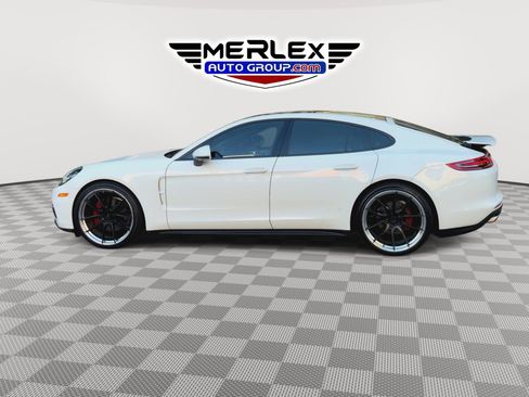 Used 2018 Porsche Panamera RWD image 5