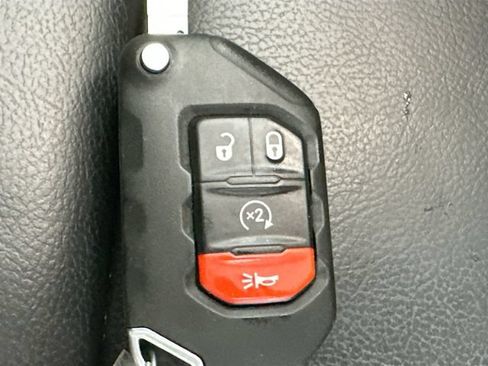 Used 2020 Jeep Wrangler Unlimited Rubicon AWD/4WD image 18