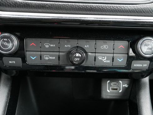 Used 2023 Jeep Compass Trailhawk image 23