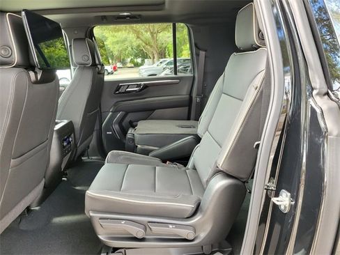 New 2025 Chevrolet Suburban Premier image 12