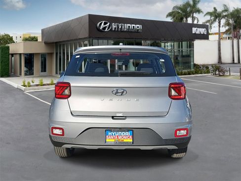 New 2026 Hyundai Venue SE FWD image 4