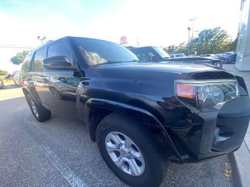 Used 2017 Toyota 4Runner SR5 Premium RWD image 13