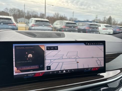 Used 2024 BMW X6 xDrive40i w/ Premium Package image 15