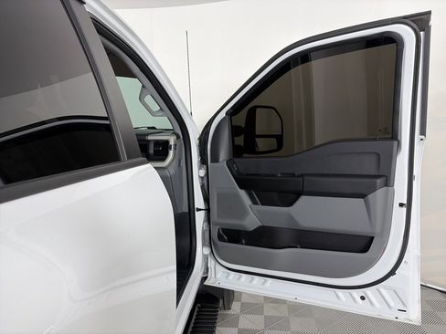 Used 2024 Ford F550 4x4 Crew Cab Super Duty image 28