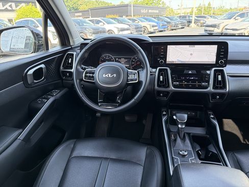 Used 2023 Kia Sorento S w/ Panoramic Sunroof Package FWD image 21