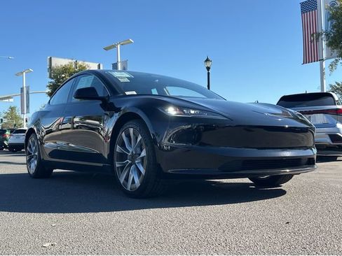 Used 2024 Tesla Model 3 Standard Range image 3