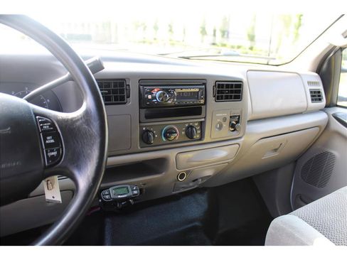 Used 2001 Ford F350 2WD SuperCab DRW Super Duty image 18