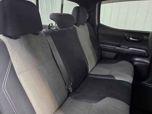 Used 2020 Toyota Tacoma TRD Off-Road image 19