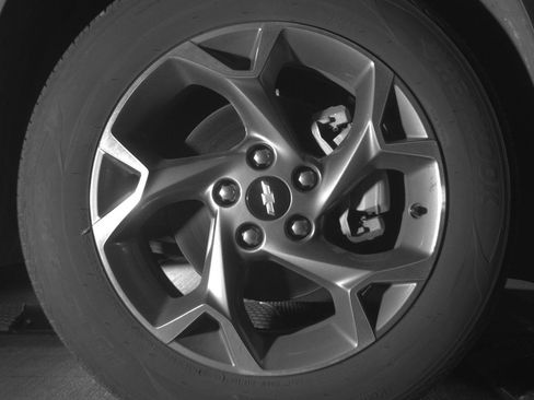 Used 2025 Chevrolet Trax LT image 13