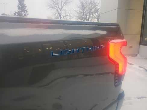 Used 2023 Ford F150 Lightning XLT image 7