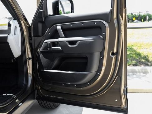 New 2026 Land Rover Defender 110 X-Dynamic SE AWD/4WD image 53