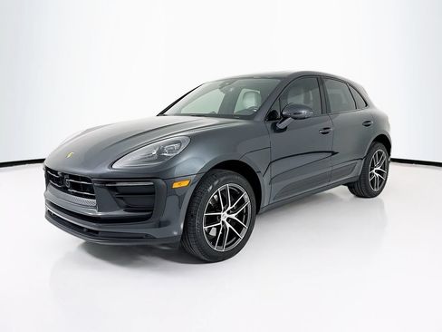 Certified 2025 Porsche Macan AWD/4WD image 1
