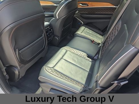 Used 2022 Jeep Grand Cherokee L Summit AWD/4WD image 16