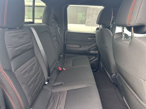 Used 2025 Nissan Frontier PRO-4X image 35