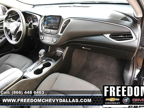 Used 2025 Chevrolet Malibu LT FWD image 9