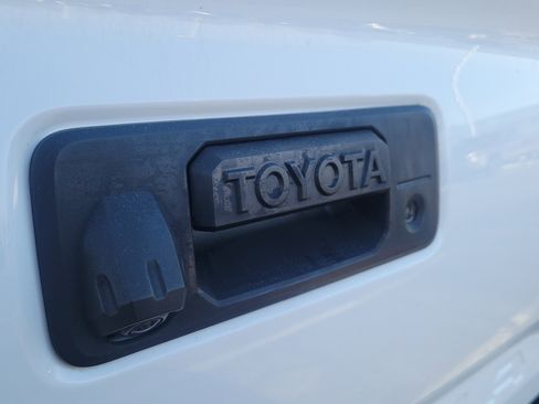 Used 2022 Toyota Tacoma SR image 6