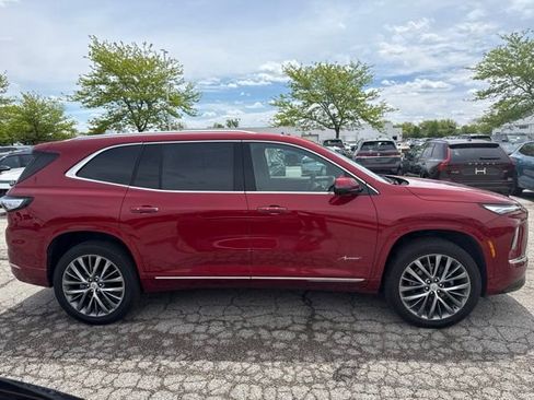 Used 2025 Buick Enclave Avenir w/ Super Cruise Package AWD/4WD image 6