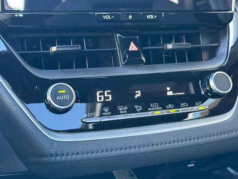 Used 2025 Toyota Corolla SE image 26