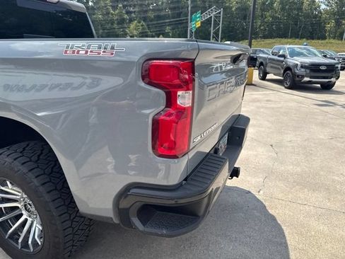 Used 2024 Chevrolet Silverado 1500 LT Trail Boss w/ Convenience Package II AWD/4WD image 20