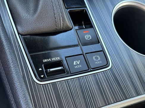 Used 2023 Toyota Sienna Platinum image 25