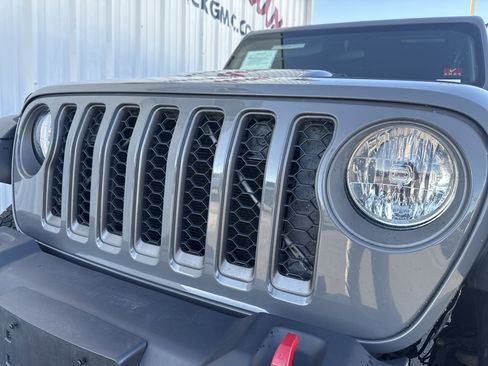 Used 2020 Jeep Gladiator Rubicon w/ Trailer Tow Package image 11