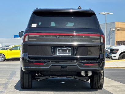 New 2027 Lincoln Navigator L Reserve w/ Jet Appearance Package