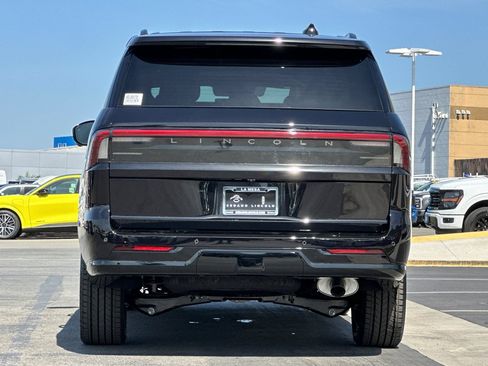 New 2027 Lincoln Navigator L Reserve w/ Jet Appearance Package AWD/4WD image 4
