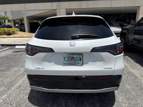 Used 2024 Honda HR-V EX-L image 9