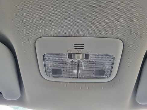 Used 2019 Toyota Corolla SE image 19