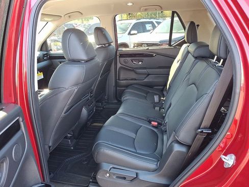 New 2025 Honda Pilot EX-L image 5