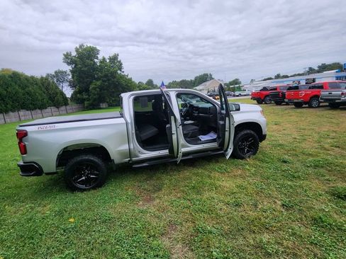 Used 2022 Chevrolet Silverado 1500 LT Trail Boss w/ LPO, Dark Essentials Package AWD/4WD image 8