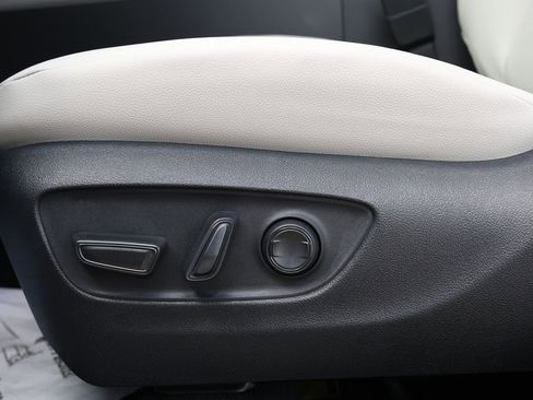 New 2026 Toyota Grand Highlander FWD image 28
