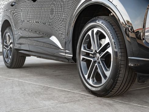 Certified 2025 Audi Q5 Premium w/ Convenience Package image 32