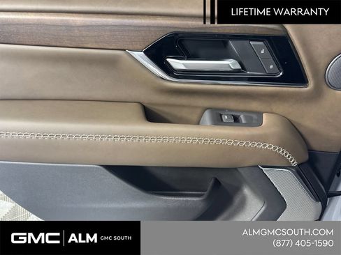 New 2026 GMC Yukon Denali Ultimate w/ LPO, Floor Liner Package AWD/4WD image 23