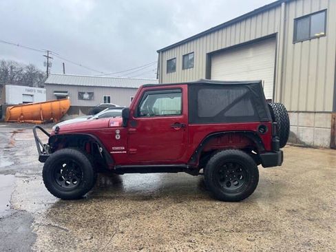 Used 2013 Jeep Wrangler Sport AWD/4WD image 5