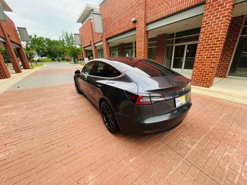 Used 2019 Tesla Model 3 Long Range RWD image 4