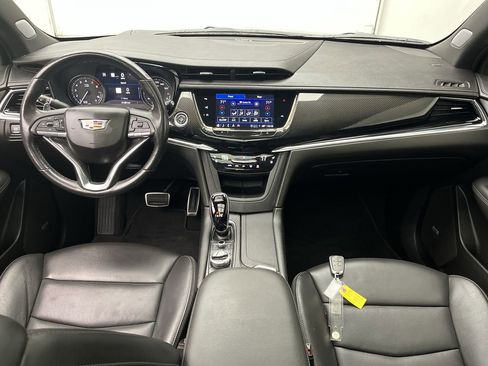 Used 2023 Cadillac XT6 Sport w/ Technology Package image 4