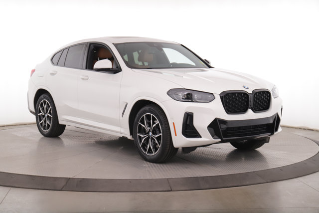 Used 2023 BMW X4 xDrive30i w/ M Sport Package AWD/4WD image 2