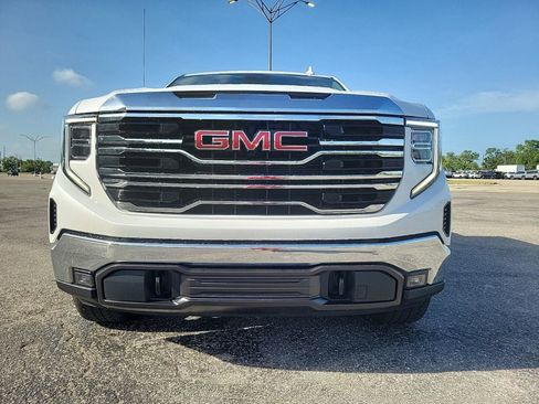 Used 2023 GMC Sierra 1500 SLT w/ SLT Premium Package AWD/4WD image 4