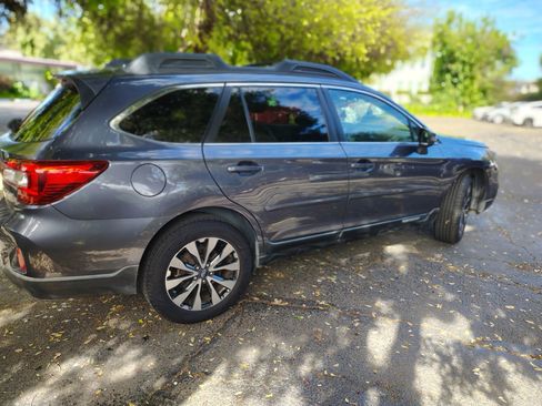 Used 2015 Subaru Outback 2.5i Limited AWD/4WD image 16