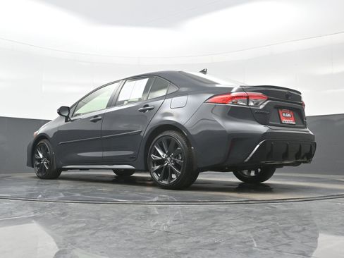 Used 2025 Toyota Corolla SE w/ SE Premium Package image 30