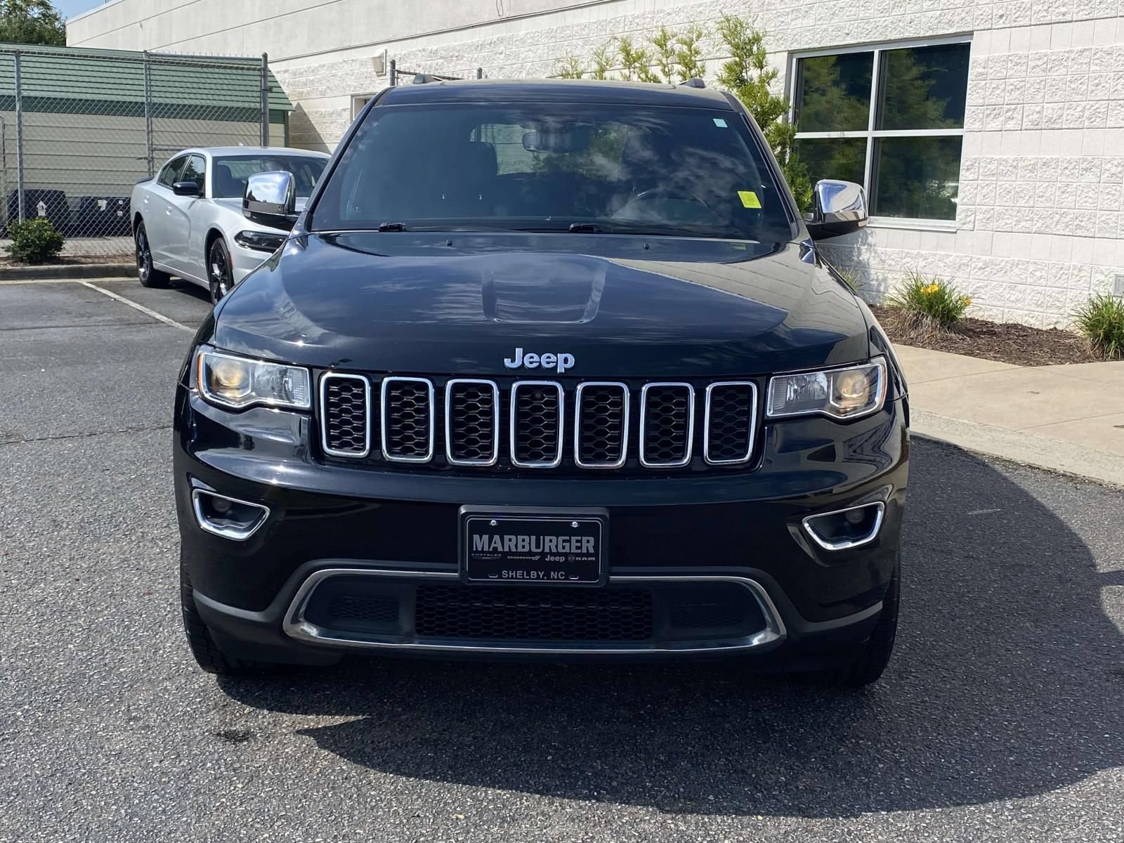 Used 2021 Jeep Grand Cherokee Limited AWD/4WD image 3