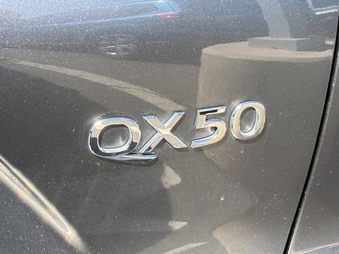 Used 2020 INFINITI QX50 Essential w/ Convenience Package FWD image 8